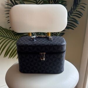 Black Geometric Patterned Vanity Case